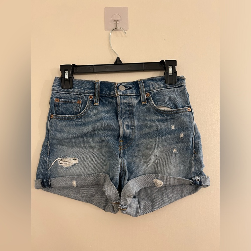 Levi’s 501 Rolled Up Shorts